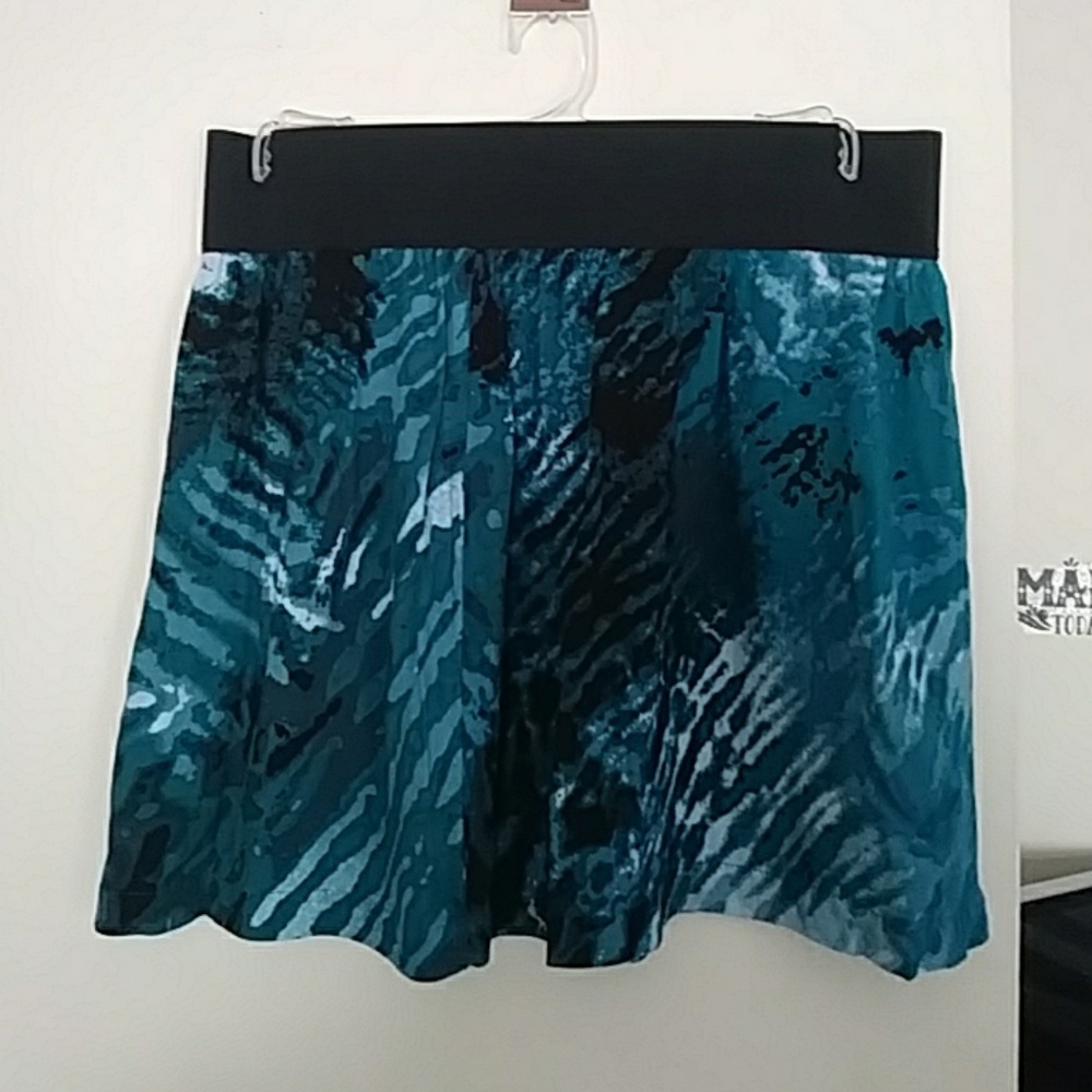 Mini loose skirt